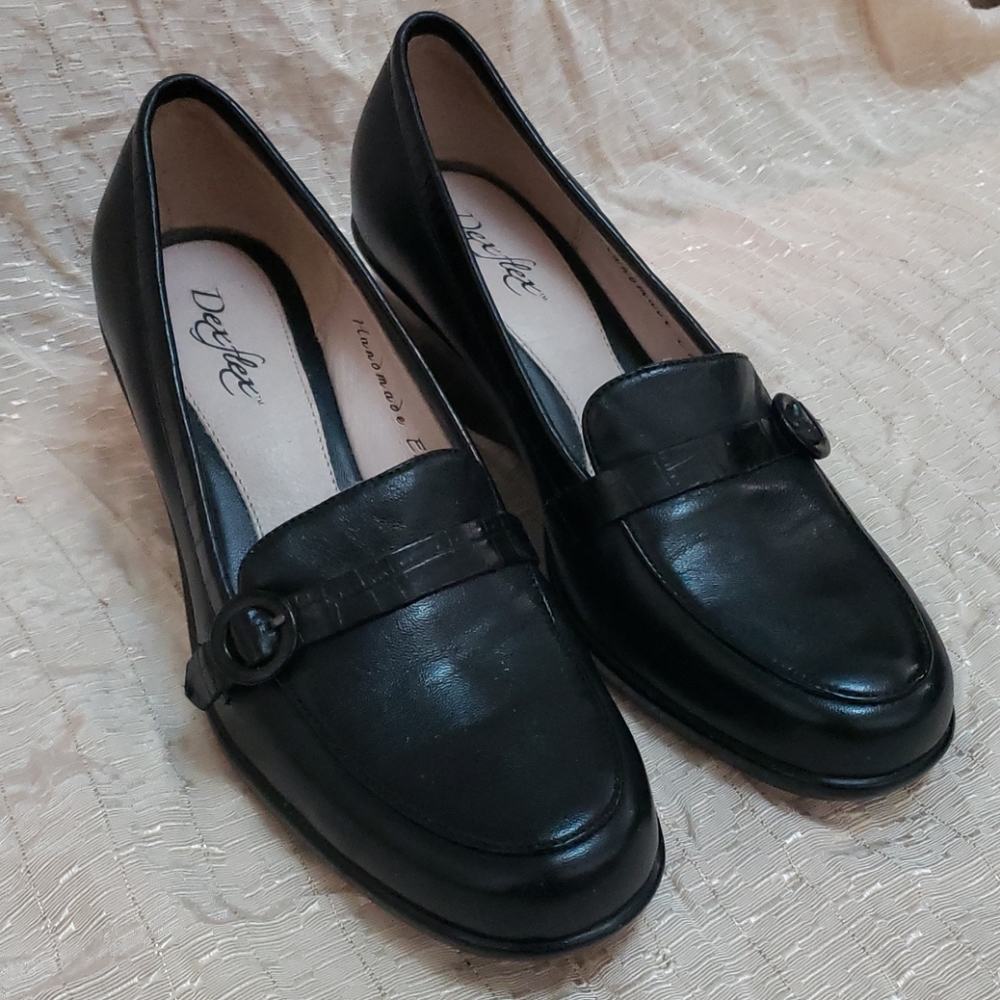 Dexflex Handmade Entirely, Black Leather Pumps sz8